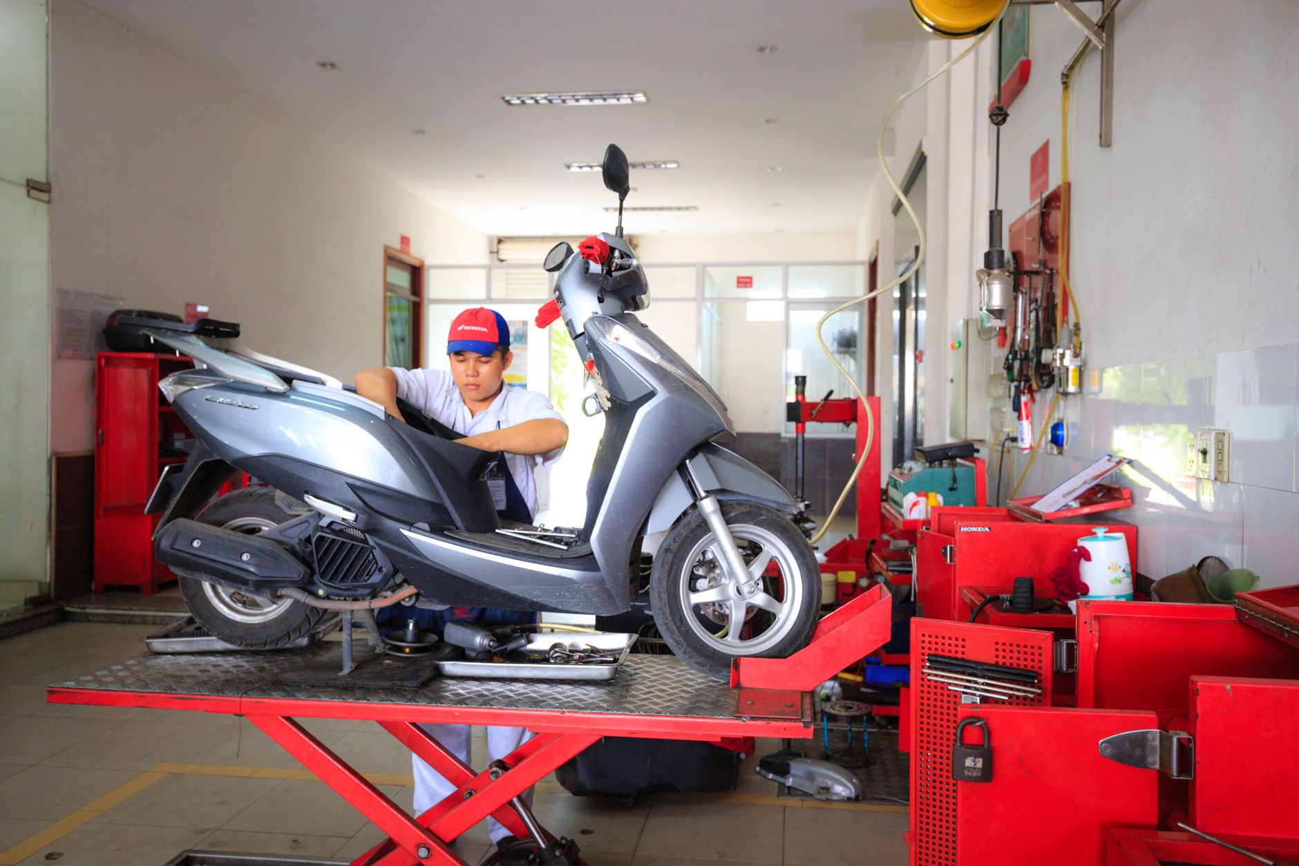 motorcycle engine compression check