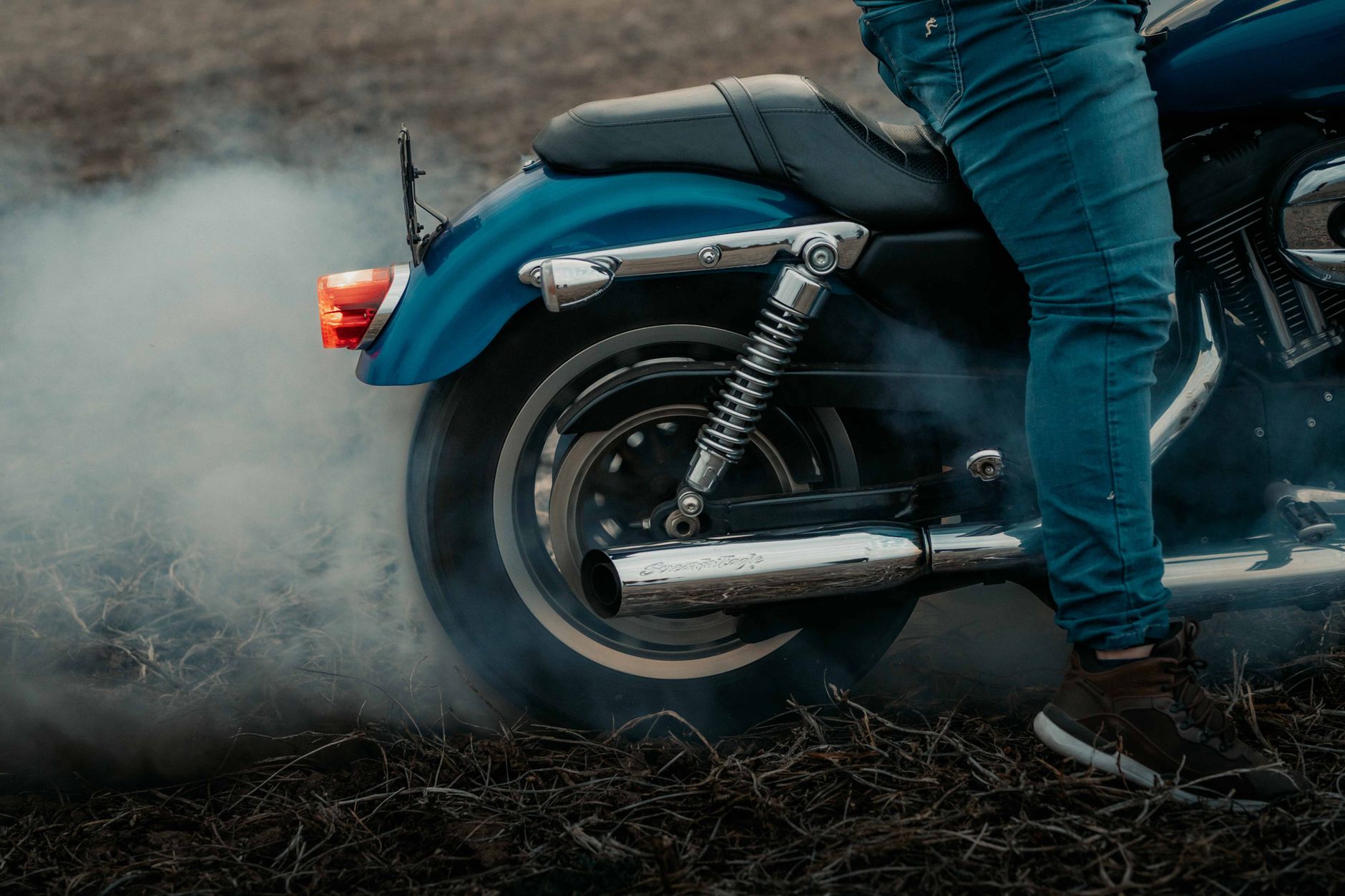 motorrook uitlaat
