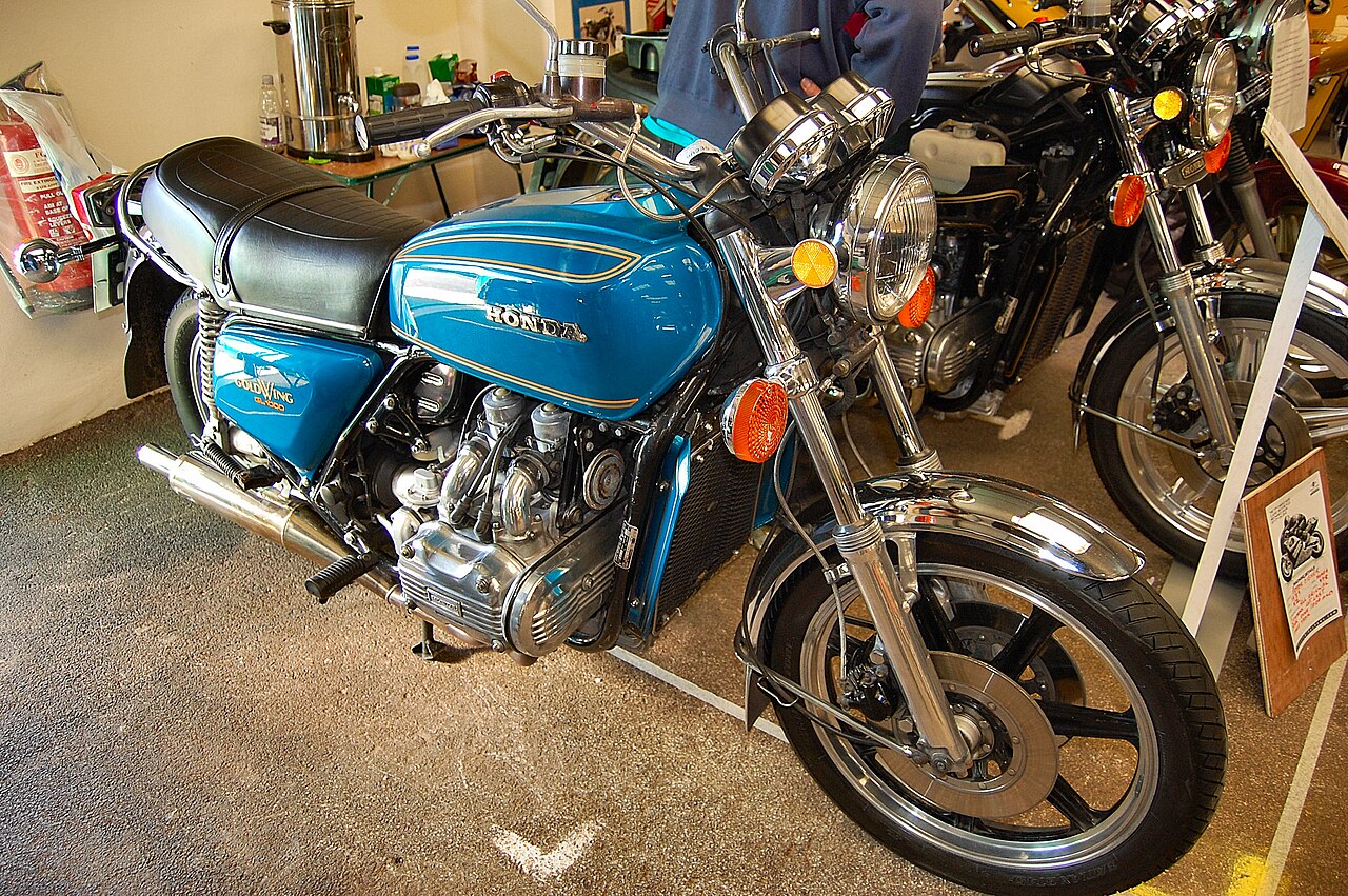 motorcycle fuel tank carburetor