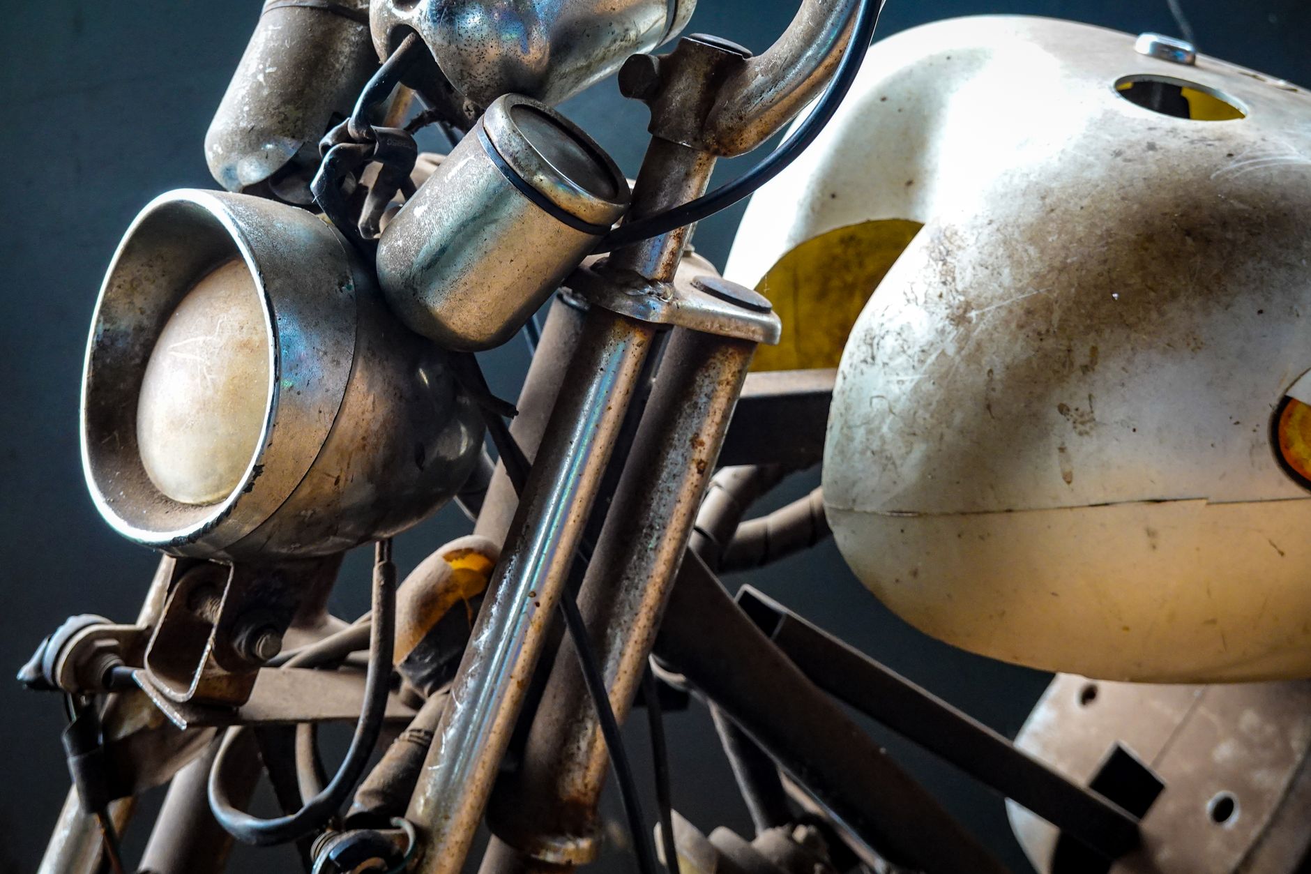 restauratie vintage motor kabelboom