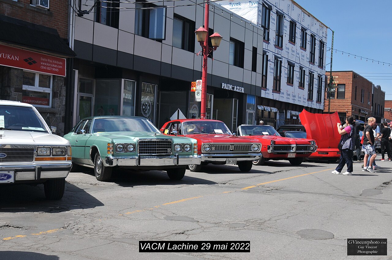 Exposition de voitures anciennes