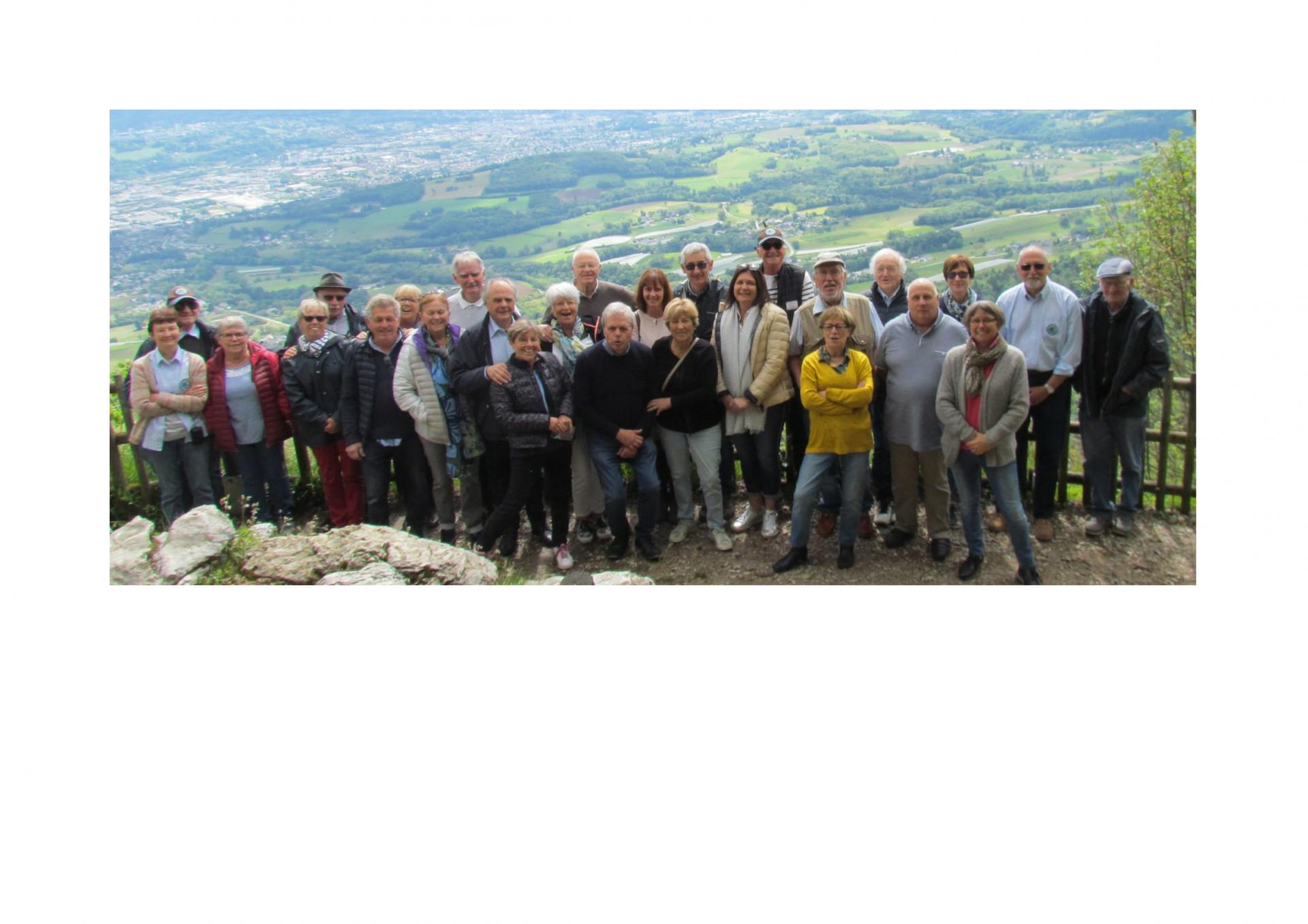 Rassemblement mensuel de véhicules anciens