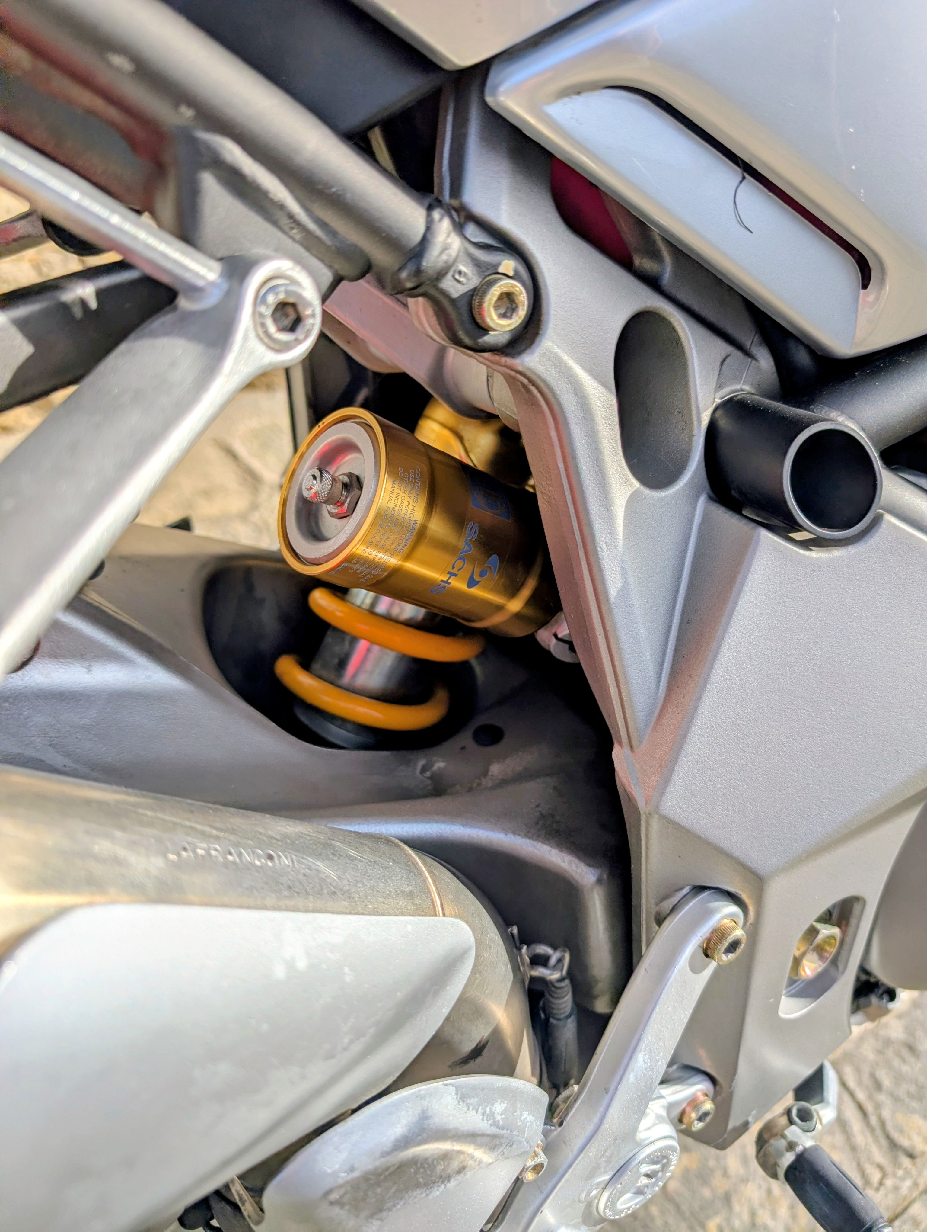 2008 MV Agusta Brutale 1078 RR – La bestia naked italiana definitiva con 154 CV en bruto de cuatro cilindros en línea