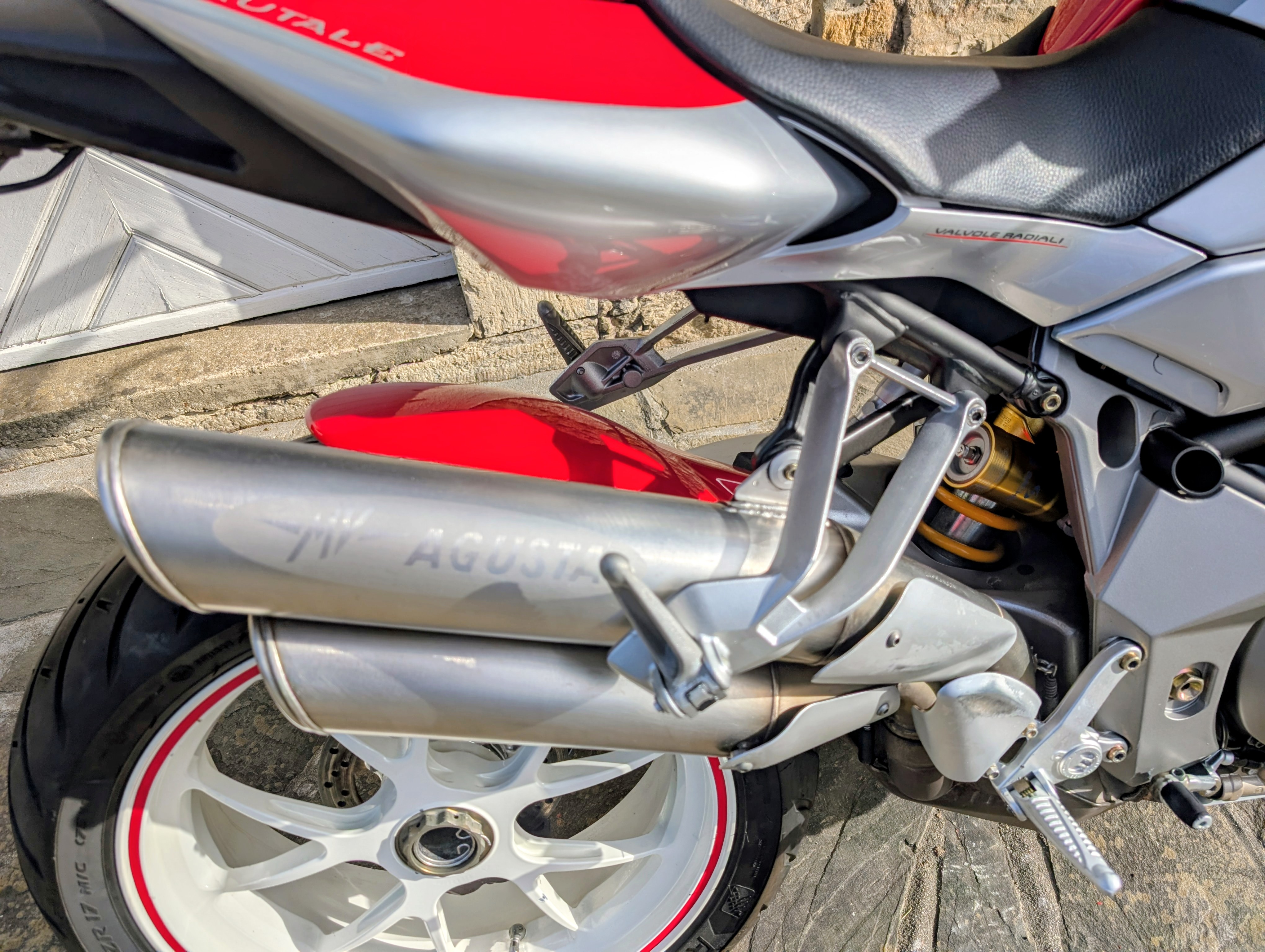 2008 MV Agusta Brutale 1078 RR – La bestia naked italiana definitiva con 154 CV en bruto de cuatro cilindros en línea