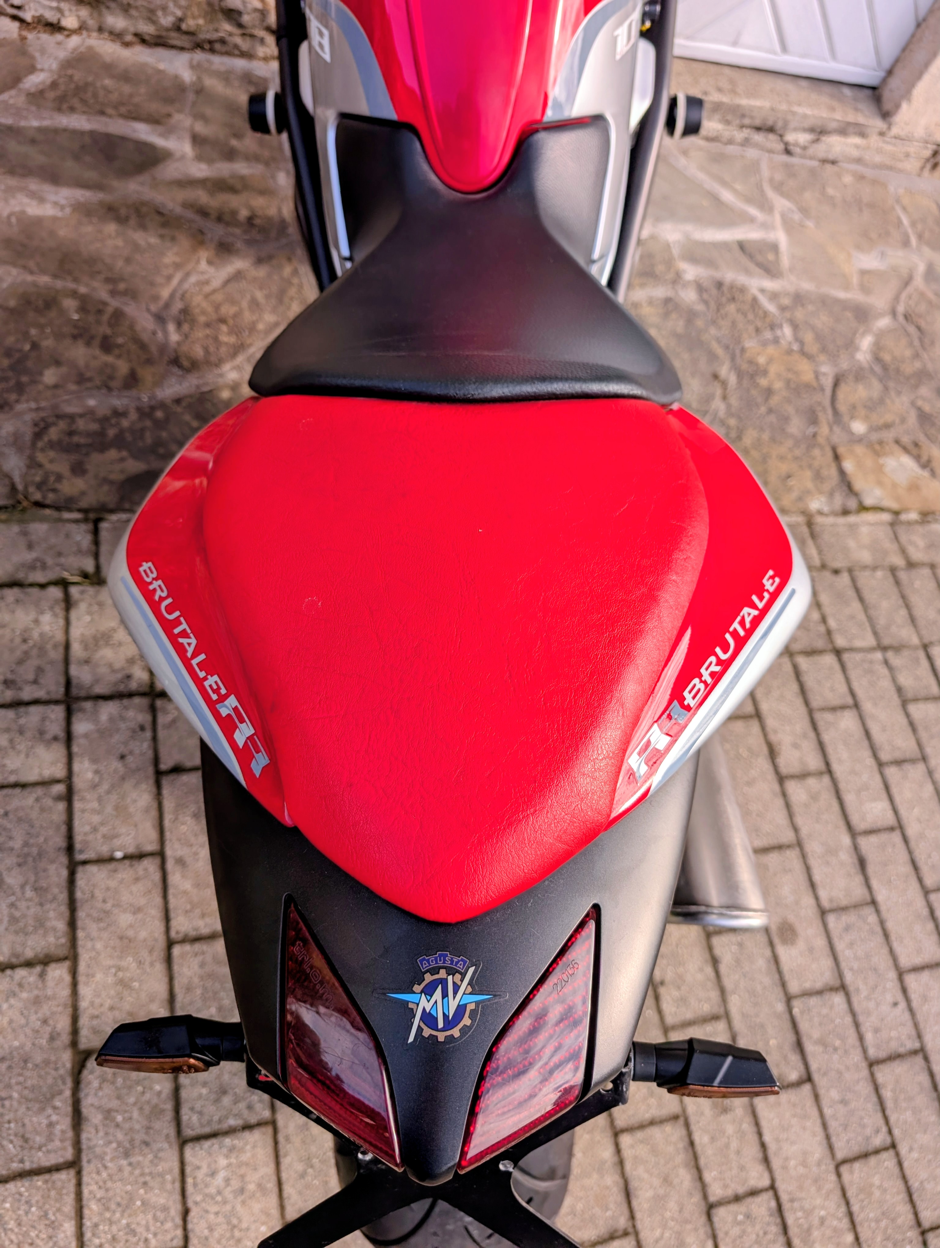 2008 MV Agusta Brutale 1078 RR – La bestia naked italiana definitiva con 154 CV en bruto de cuatro cilindros en línea