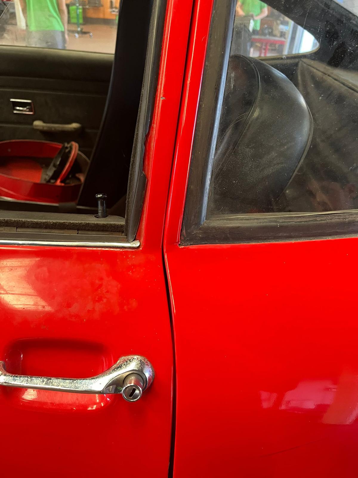 Opel GT von 1969 – Rotes Coupé, Bereit zur Restaurierung, Motor Läuft
