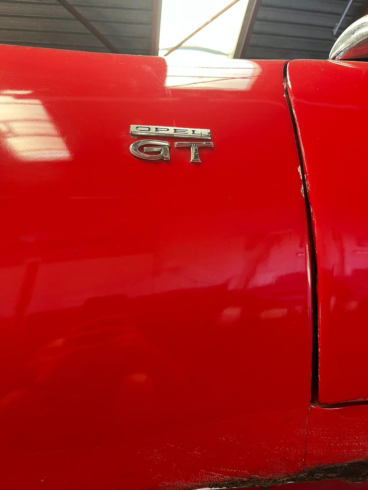 Opel GT von 1969 – Rotes Coupé, Bereit zur Restaurierung, Motor Läuft