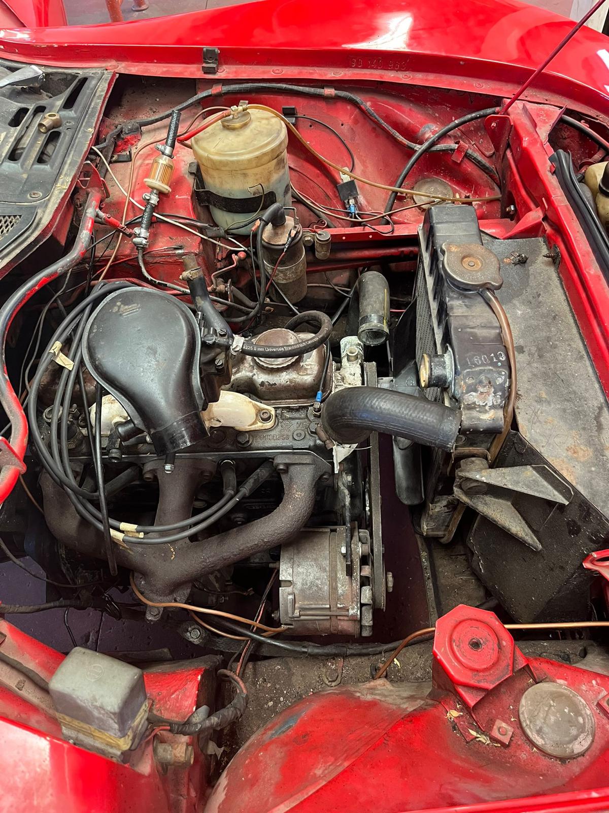 Opel GT von 1969 – Rotes Coupé, Bereit zur Restaurierung, Motor Läuft