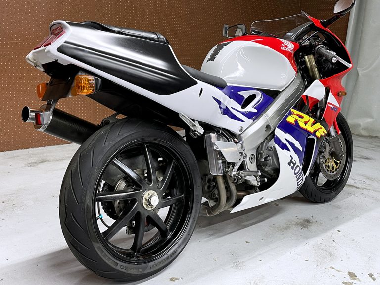 Honda rvf 400 NC35