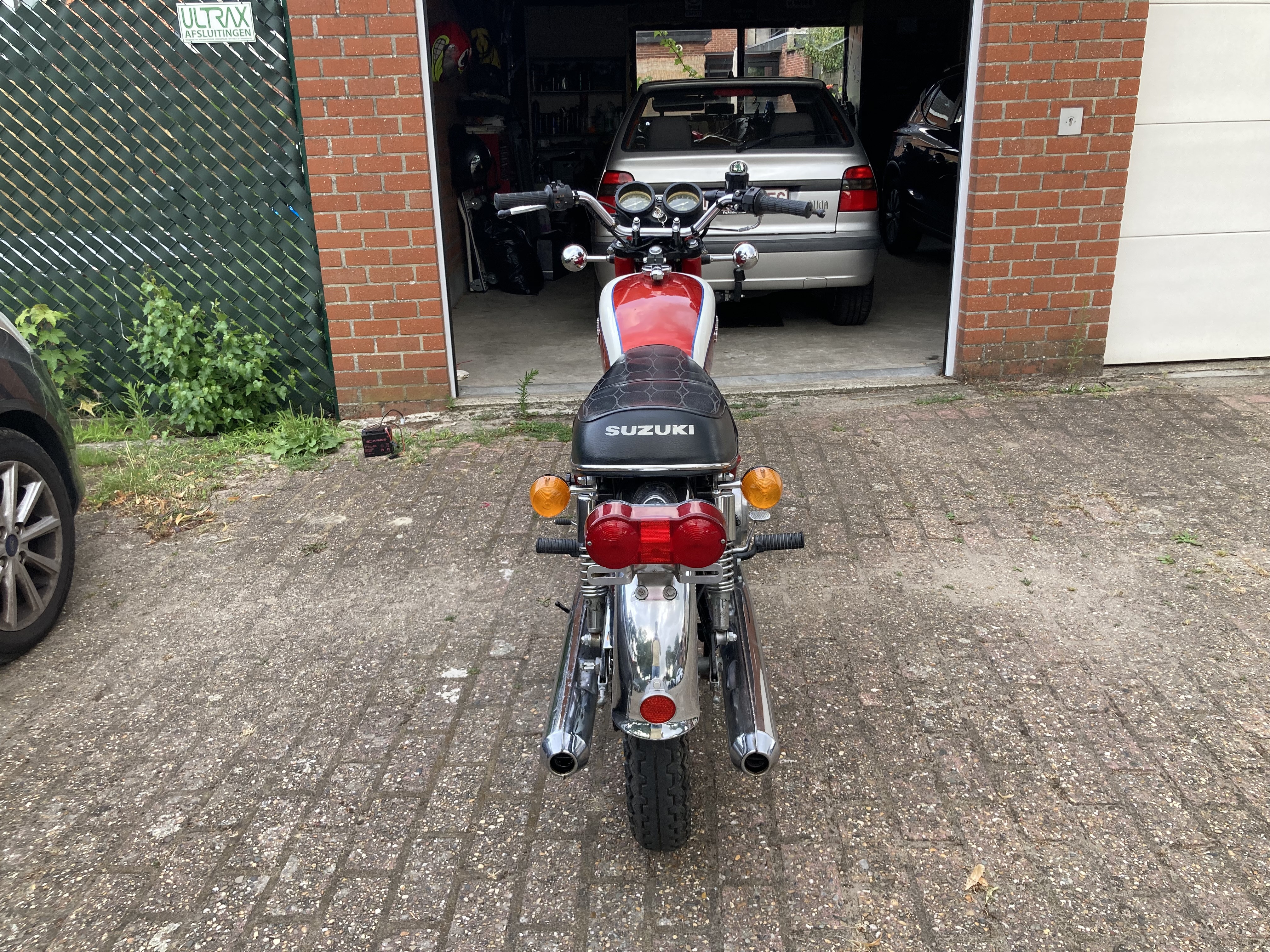 Suzuki GT250