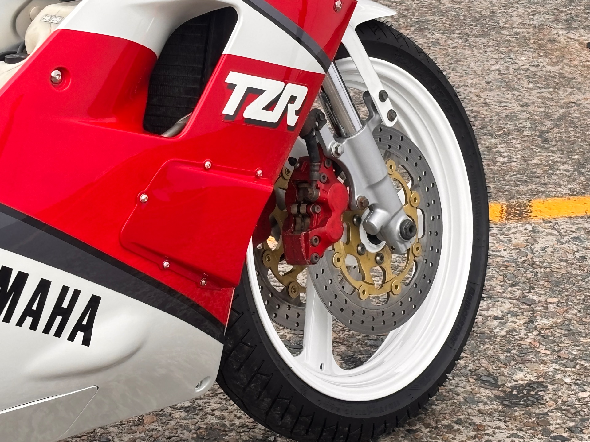 1989 Yamaha TZR250 3MA   – The Reverse Cylinder WGP Replica